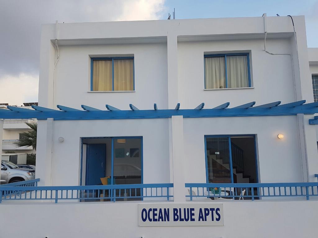 Ocean Blue Apartments Пафос Экстерьер фото